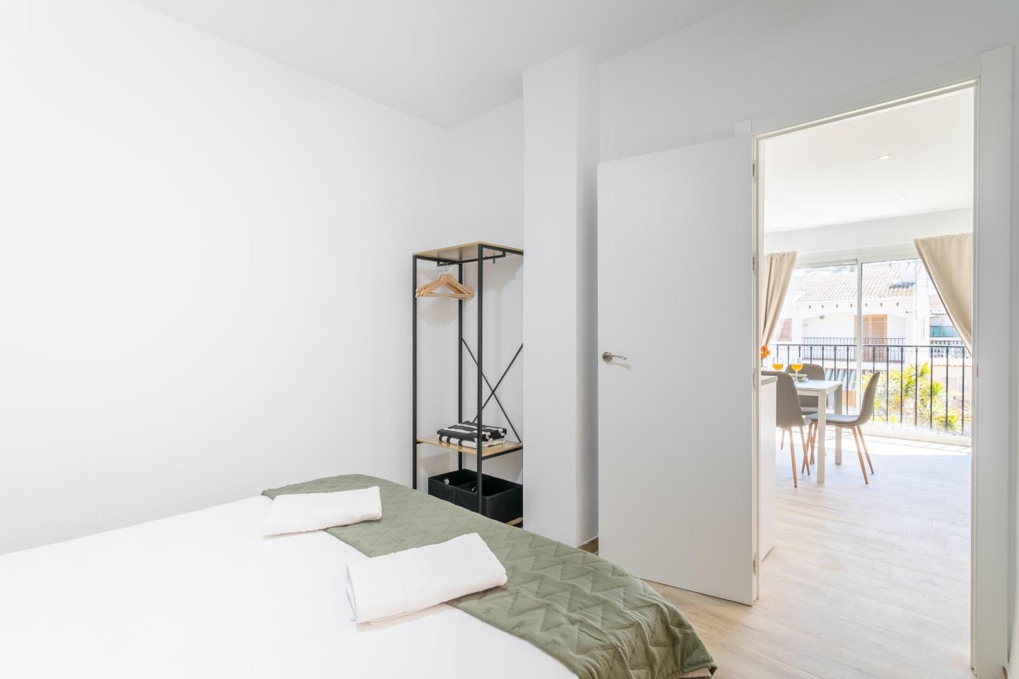 Modern And Stylish 1 - Terrace And Pool Apartment